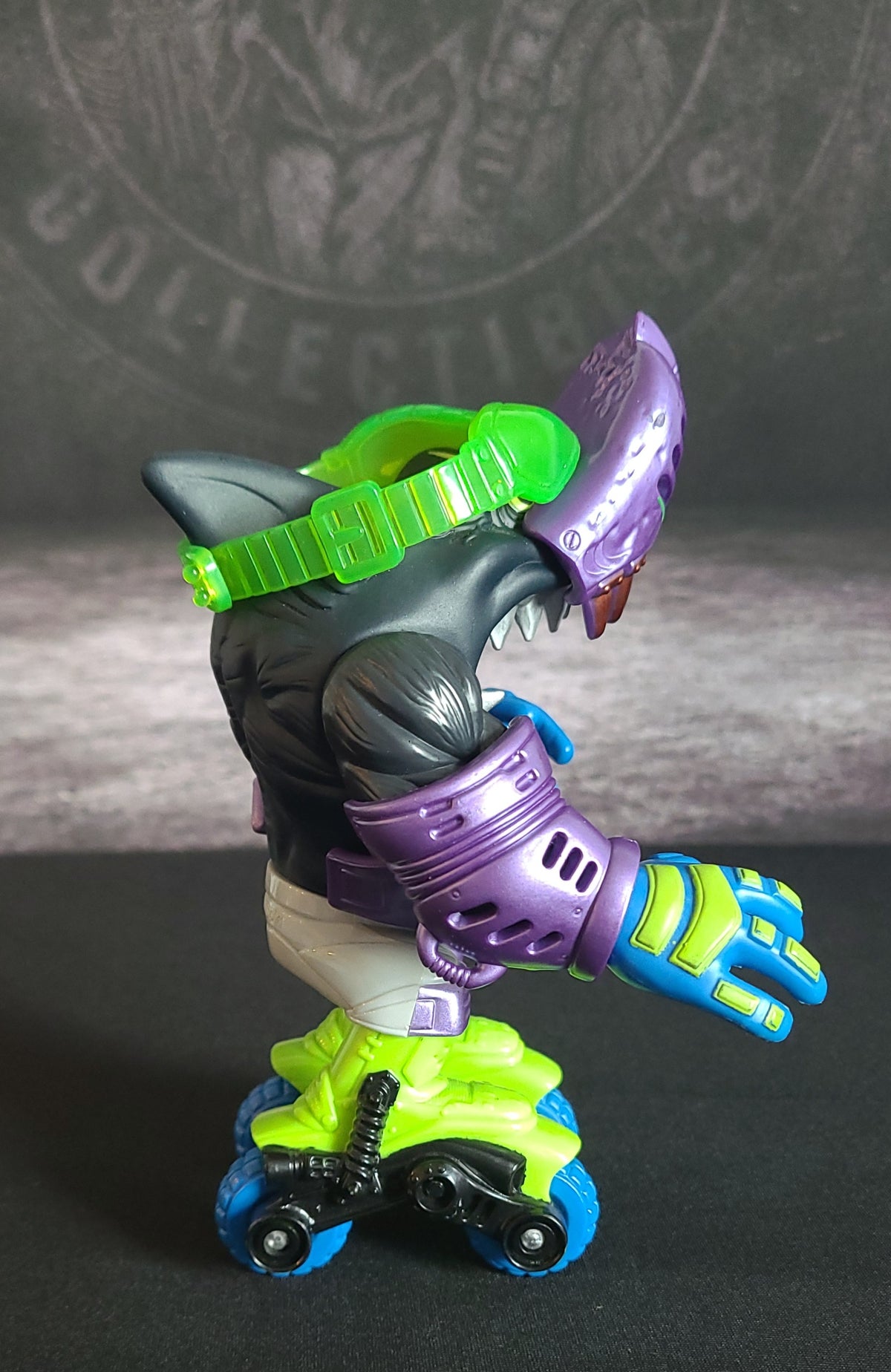 Vintage Mattel Street Sharks Night Fighters Stingshot Streex – Incomplete